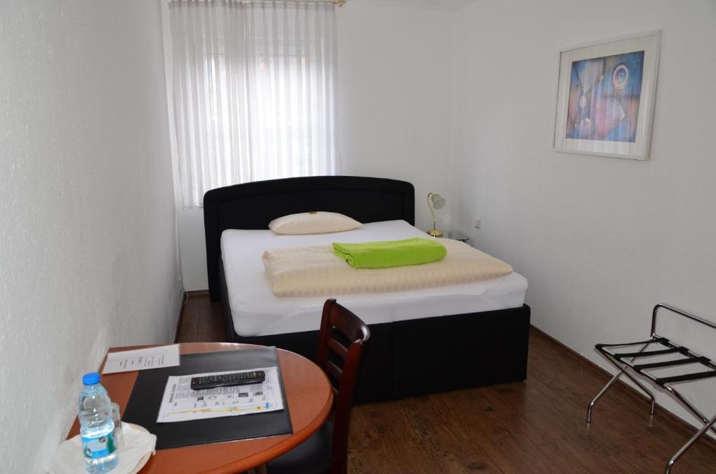 Hotel Moerike Людвигсбург Номер фото